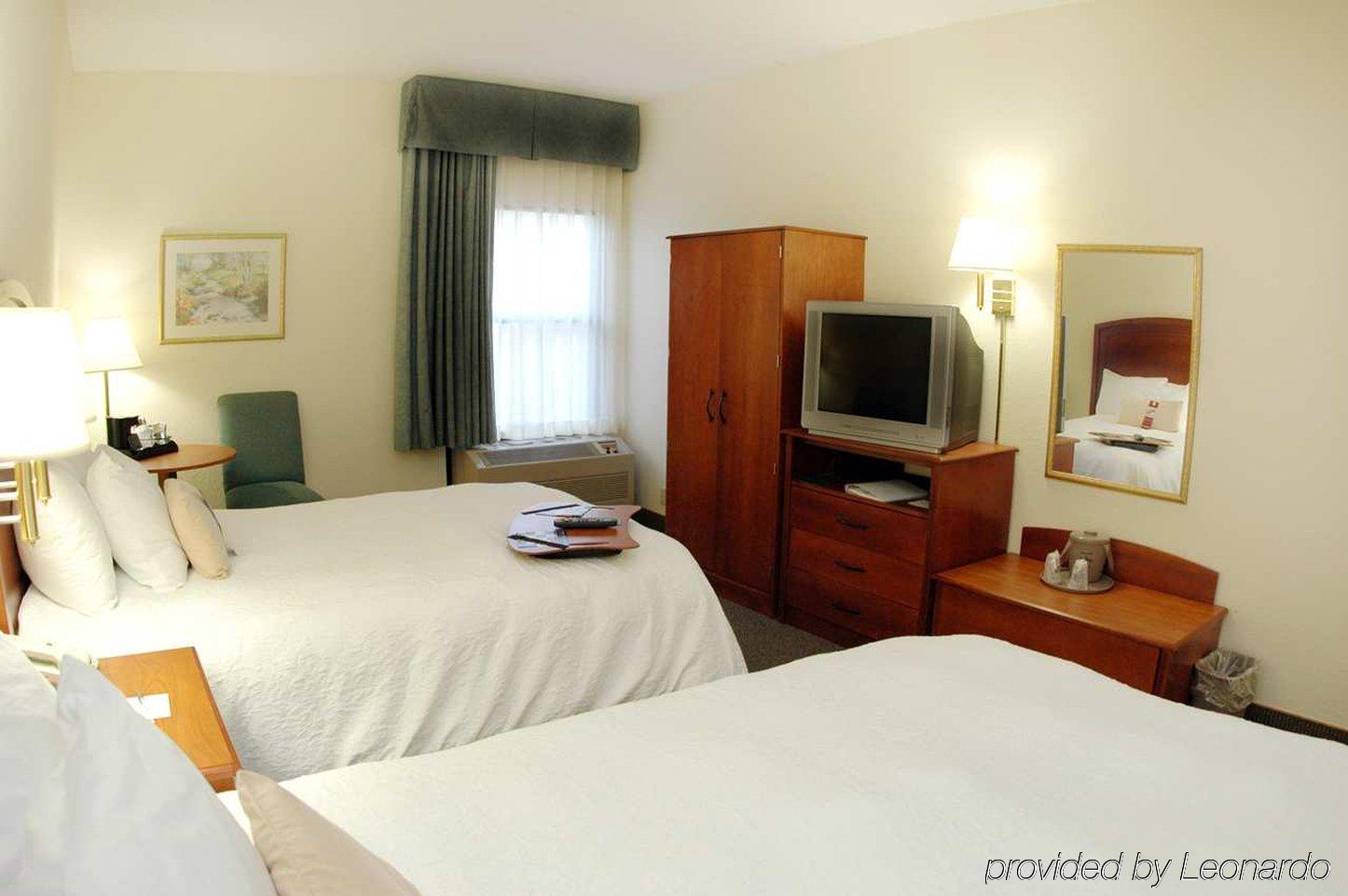 Surestay Plus Hotel By Best Western Stevensville St Joseph חדר תמונה